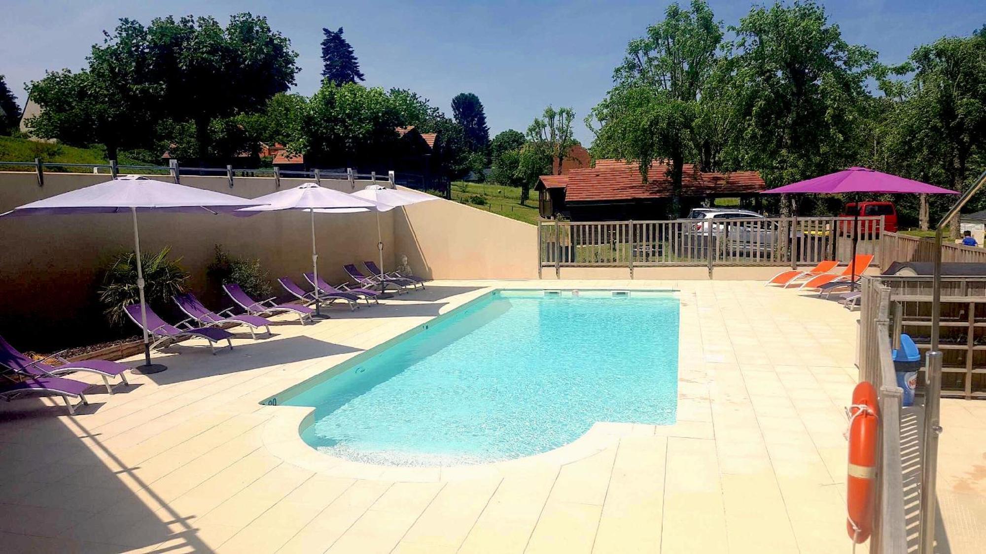 Camping Les Etoiles Saint-Sornin-Lavolps Exterior photo