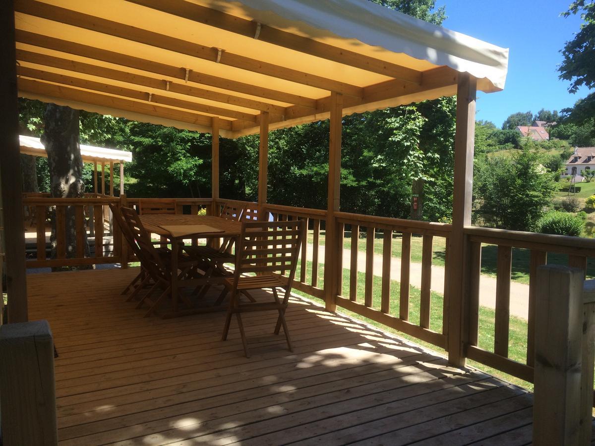 Camping Les Etoiles Saint-Sornin-Lavolps Exterior photo
