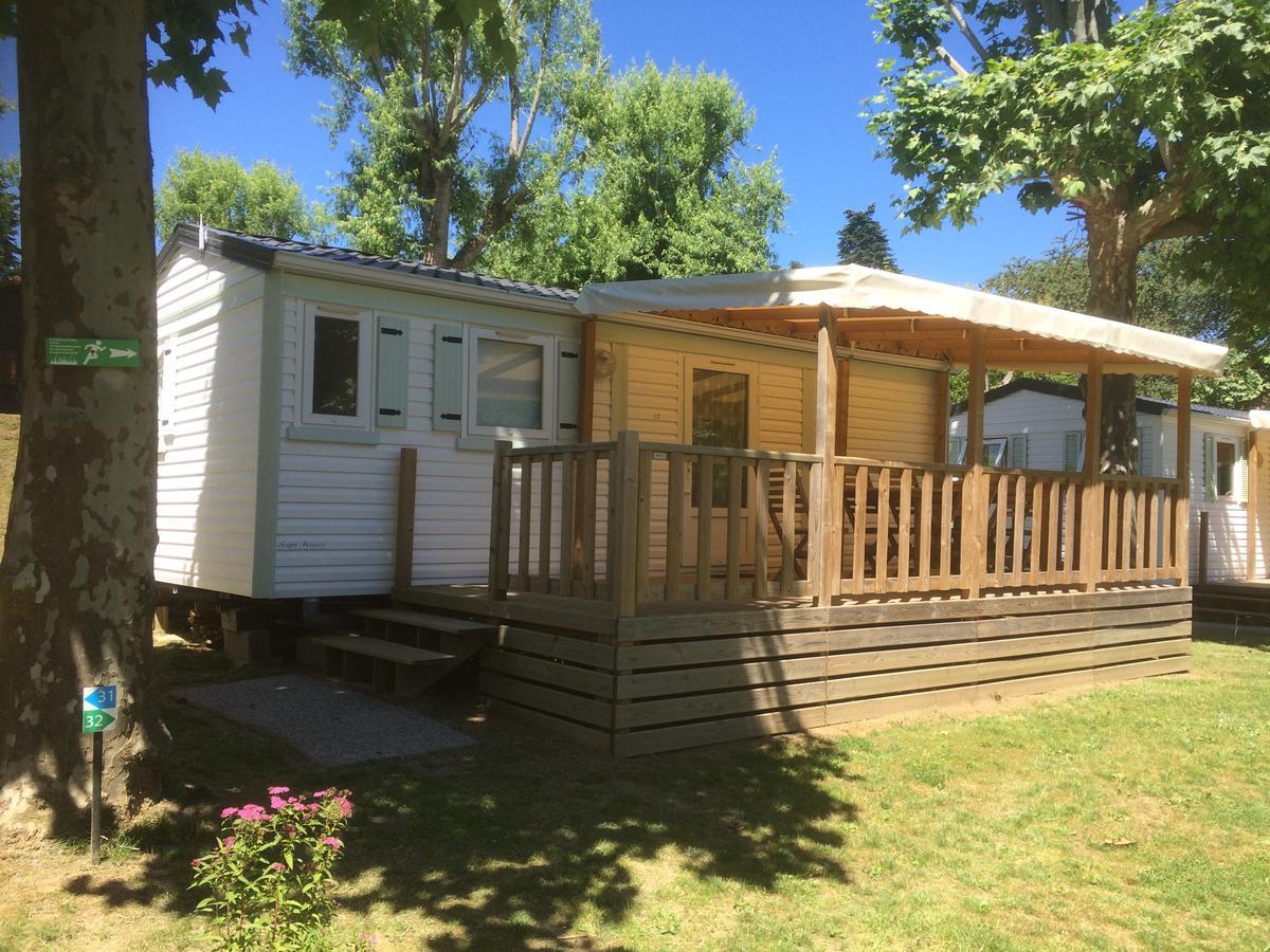 Camping Les Etoiles Saint-Sornin-Lavolps Exterior photo
